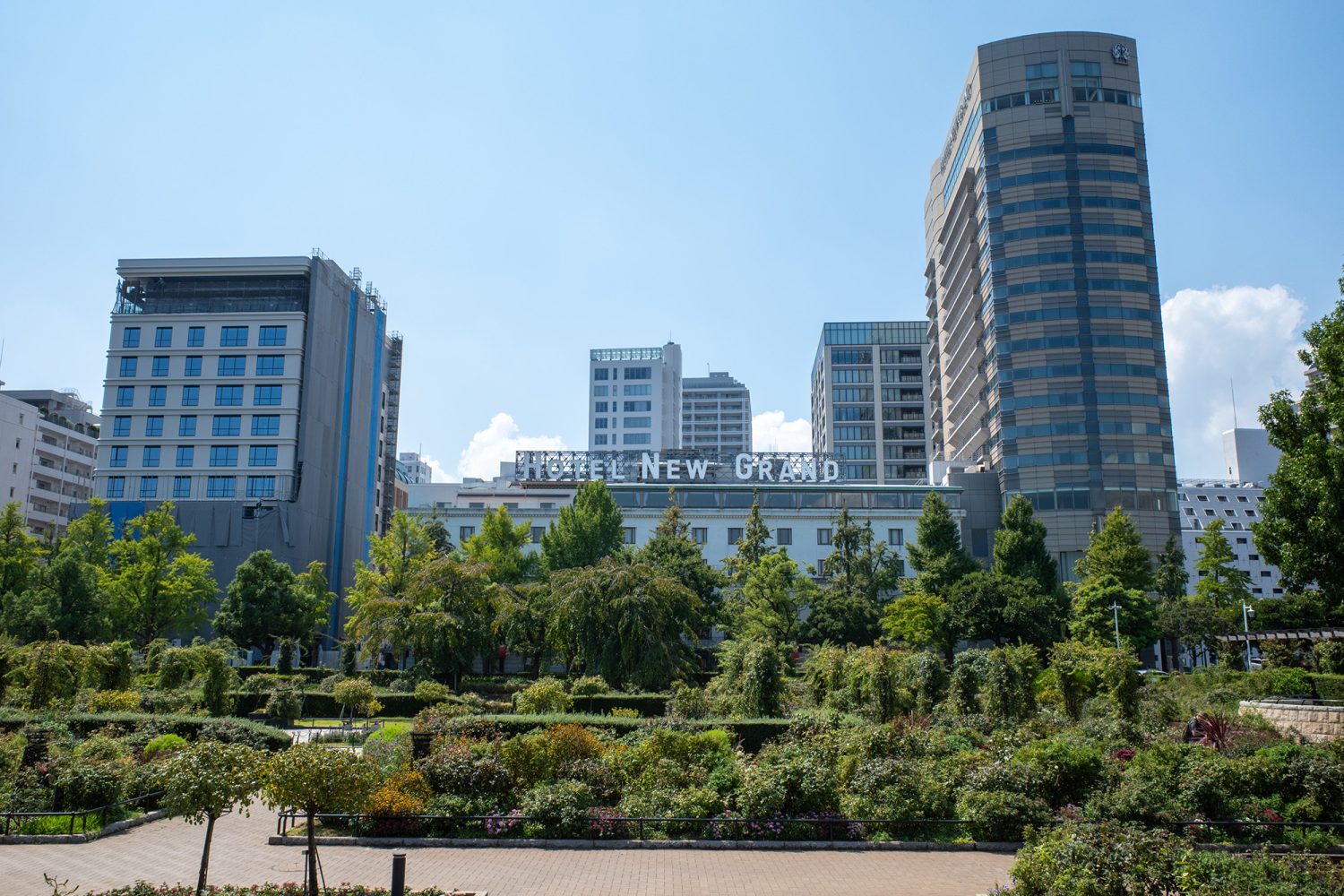 ホテルニューグランドを山下公園から